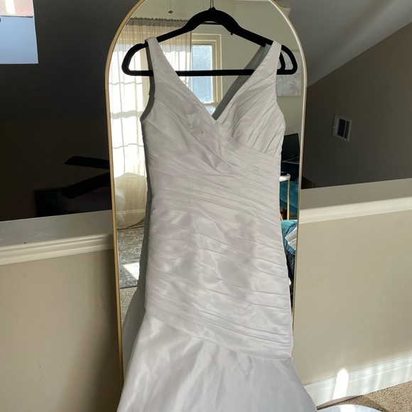 Mori Lee Tafetta Gathered Waist Fit and Flare Wedding Gown size 8- Fits … - Picture 4 of 11